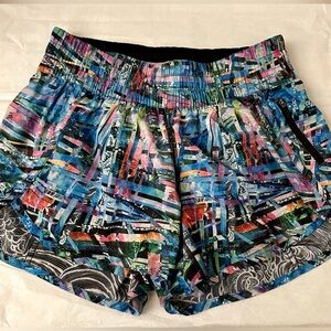 NWOT lululemon hotty hot shorts size 8 - Limited Edition 2018 Seawheeze